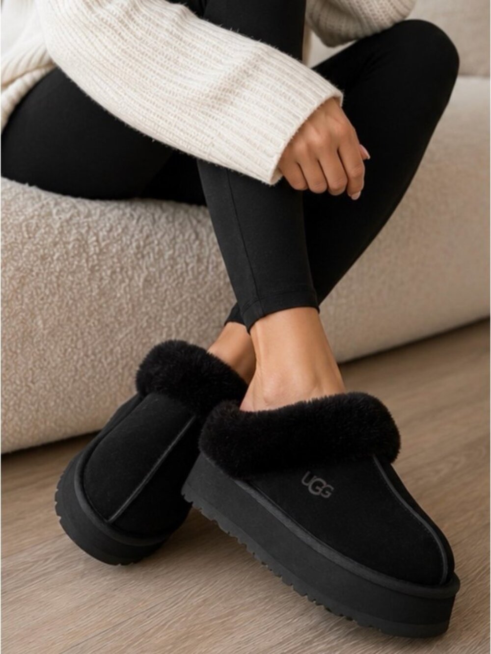 UGG Disquette Slipper in Black Size US 9